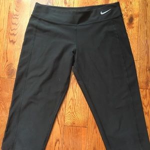 Nike black capris crops